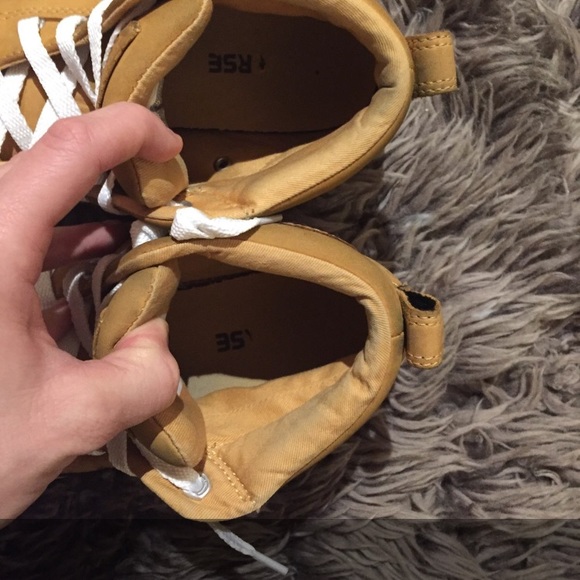 Men’s mustard yellow converse shoes size 7 - Picture 7 of 7